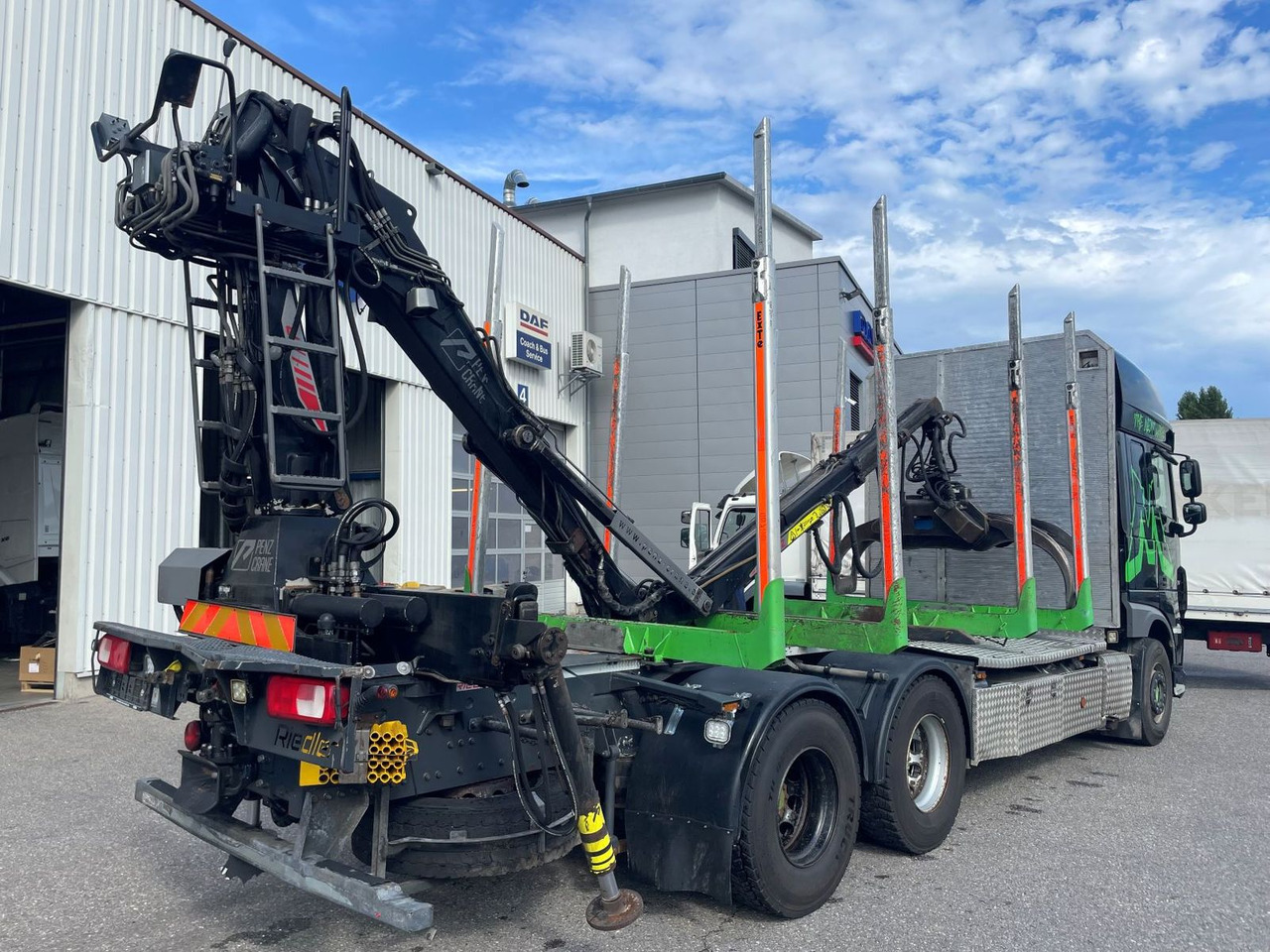 DAF FAT XF 530 SSC, Holztransport, Greifer mit Säge - Camion forestier, Camion cu macara: Foto 3 DAF FAT XF 530 SSC, Holztransport, Greifer mit Säge - Camion forestier, Camion cu macara: Foto 3