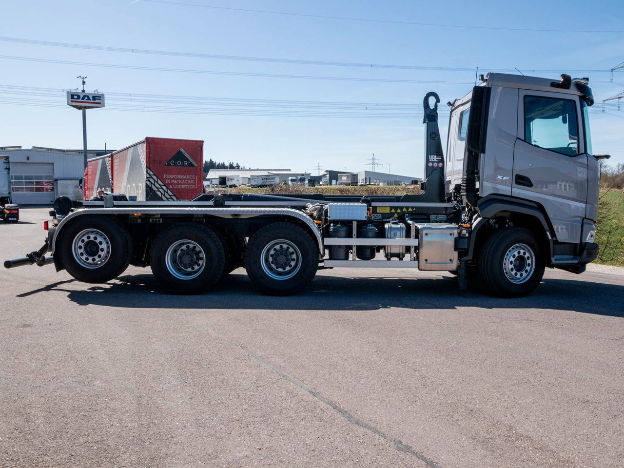 DAF XF 530 FAW mit VDL Abrollkipper DAF XF 530 FAW mit VDL Abrollkipper - Camion cu cârlig: Foto 4 DAF XF 530 FAW mit VDL Abrollkipper DAF XF 530 FAW mit VDL Abrollkipper - Camion cu cârlig: Foto 4
