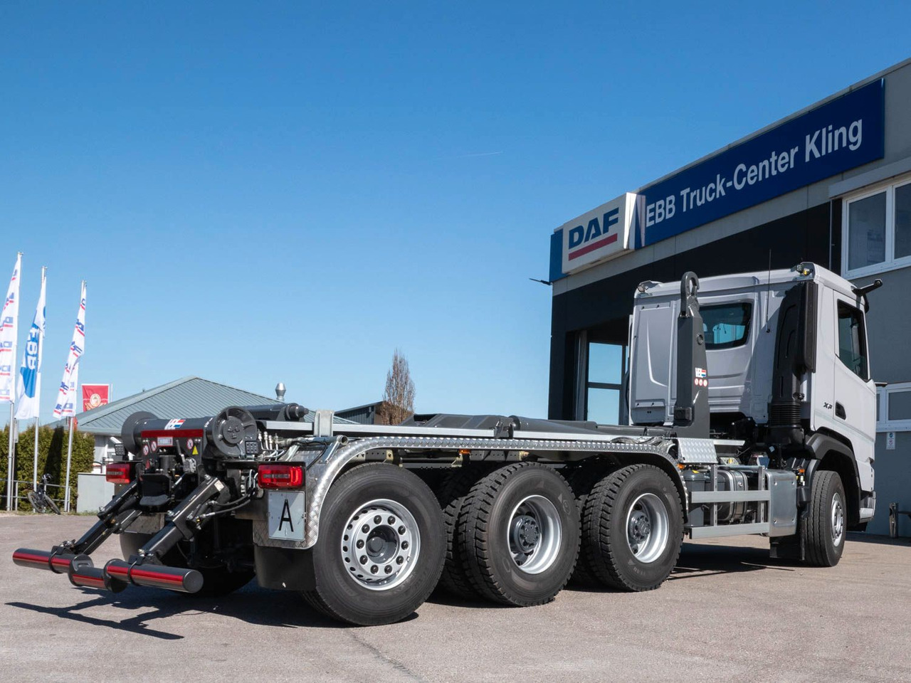 DAF XF 530 FAW mit VDL Abrollkipper DAF XF 530 FAW mit VDL Abrollkipper - Camion cu cârlig: Foto 3 DAF XF 530 FAW mit VDL Abrollkipper DAF XF 530 FAW mit VDL Abrollkipper - Camion cu cârlig: Foto 3