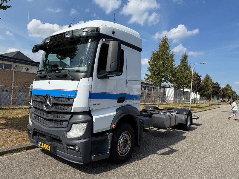 Mercedes-Benz Actros 1930 2017 only 414.000 km - Camion şasiu: Foto 1 Mercedes-Benz Actros 1930 2017 only 414.000 km - Camion şasiu: Foto 1