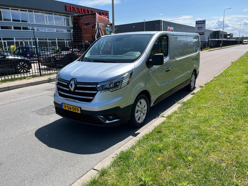 Renault Trafic E-Tech Red L2 H1, Airco, Nav, Camera - Autoutilitară compactă, Autoutilitară electrică: Foto 3 Renault Trafic E-Tech Red L2 H1, Airco, Nav, Camera - Autoutilitară compactă, Autoutilitară electrică: Foto 3