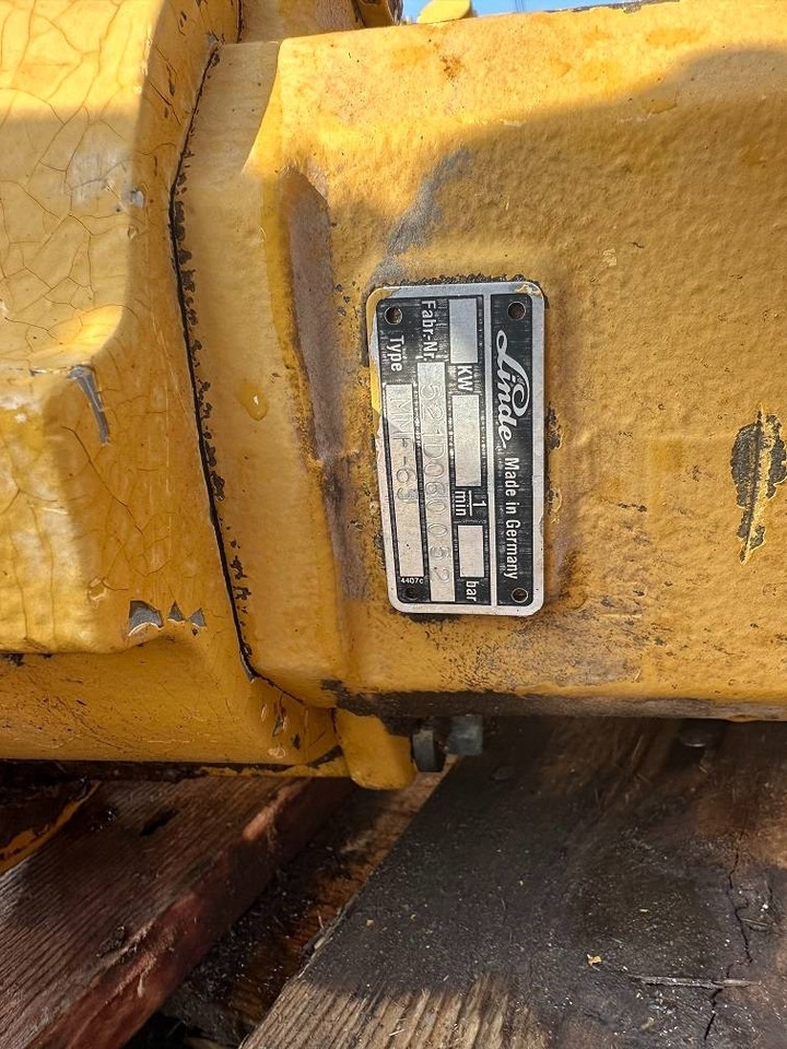 CAT 214 B FT hydro motor linde MMF-65 - Excavator pe roţi: Foto 4 CAT 214 B FT hydro motor linde MMF-65 - Excavator pe roţi: Foto 4