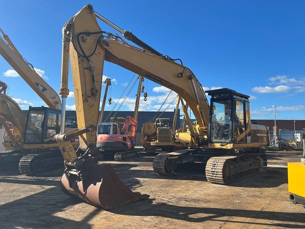 CAT 325L - Excavator pe şenile: Foto 1 CAT 325L - Excavator pe şenile: Foto 1