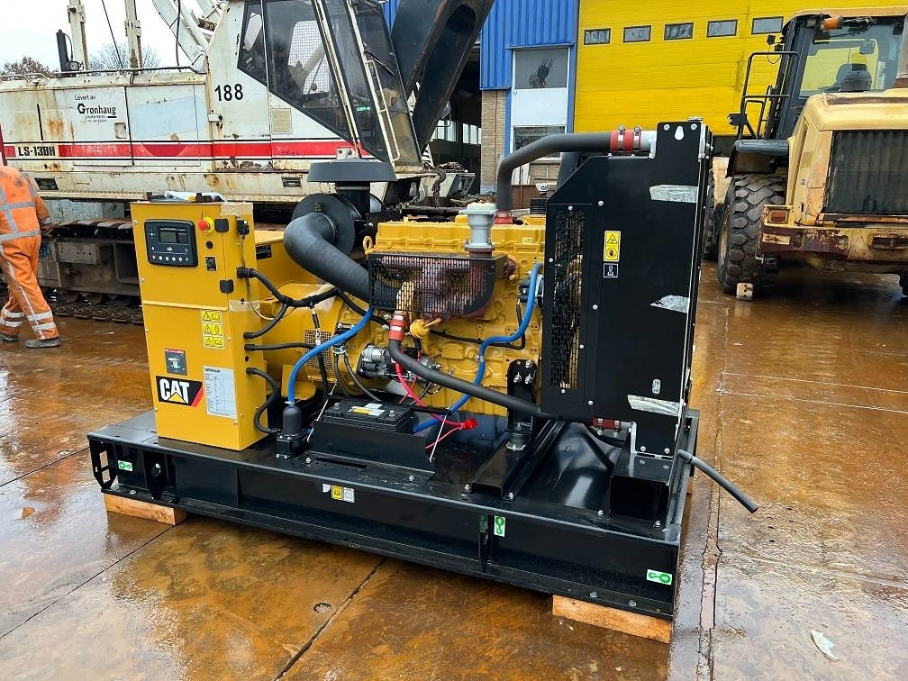 CAT DE 200 E3 200 kva 160kw 10 units availble UNUSED - Generator electric: Foto 1 CAT DE 200 E3 200 kva 160kw 10 units availble UNUSED - Generator electric: Foto 1