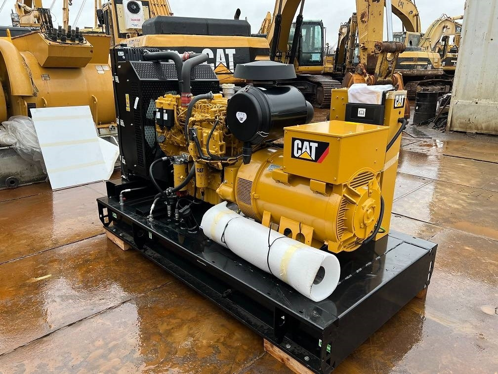 CAT DE 200 E3 200 kva 160kw 10 units availble UNUSED - Generator electric: Foto 4 CAT DE 200 E3 200 kva 160kw 10 units availble UNUSED - Generator electric: Foto 4