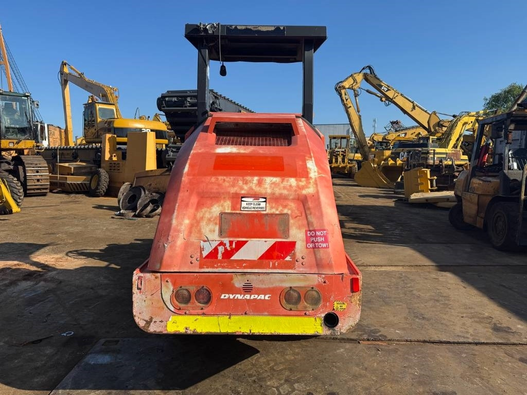 Dynapac CA 134 PD - Cilindru compactor mixt: Foto 4 Dynapac CA 134 PD - Cilindru compactor mixt: Foto 4