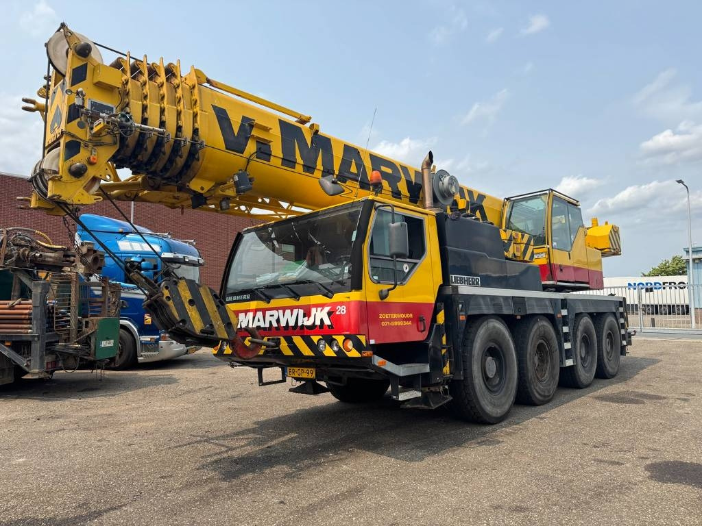 Liebherr LTM 1070-4.1 - Macara tot teren: Foto 1 Liebherr LTM 1070-4.1 - Macara tot teren: Foto 1