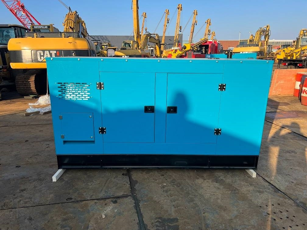 Ricardo 150KVA (120KW) SILENT GENERATOR 3 PHASE 50HZ 400V - Generator electric: Foto 5 Ricardo 150KVA (120KW) SILENT GENERATOR 3 PHASE 50HZ 400V - Generator electric: Foto 5