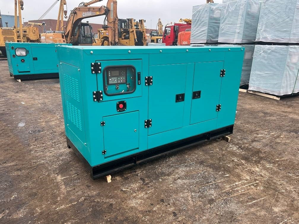 Ricardo 50KVA 40KW SILENT GENERATOR 3 PHASE 50HZ 400V NEW - Generator electric: Foto 1 Ricardo 50KVA 40KW SILENT GENERATOR 3 PHASE 50HZ 400V NEW - Generator electric: Foto 1