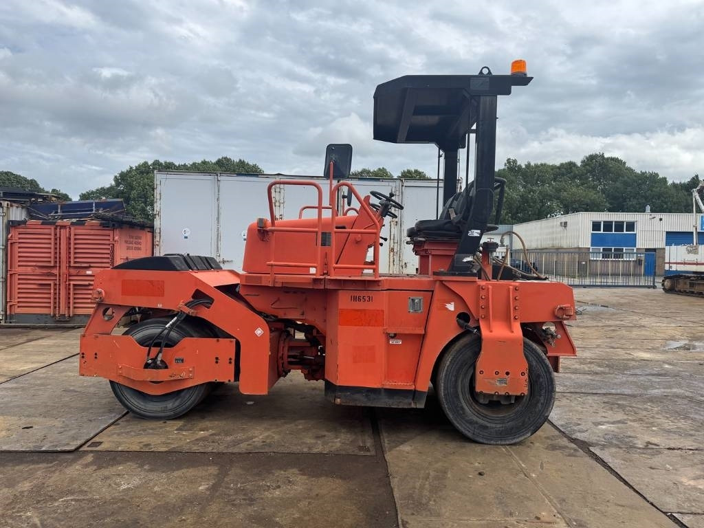 SAKAI GW 750-2 - Compactor cu pneuri: Foto 2 SAKAI GW 750-2 - Compactor cu pneuri: Foto 2