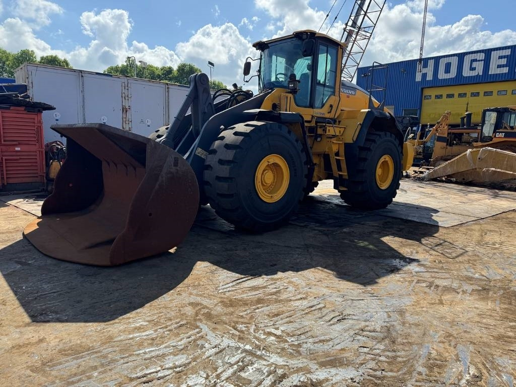 Volvo L 220 H ( WITH NEW TYRES ) - Încărcător frontal pe pneuri: Foto 1 Volvo L 220 H ( WITH NEW TYRES ) - Încărcător frontal pe pneuri: Foto 1