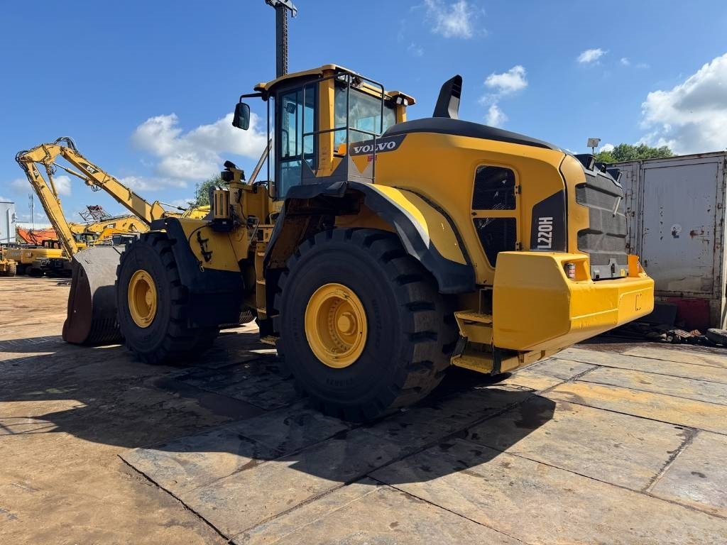 Volvo L 220 H ( WITH NEW TYRES ) - Încărcător frontal pe pneuri: Foto 3 Volvo L 220 H ( WITH NEW TYRES ) - Încărcător frontal pe pneuri: Foto 3