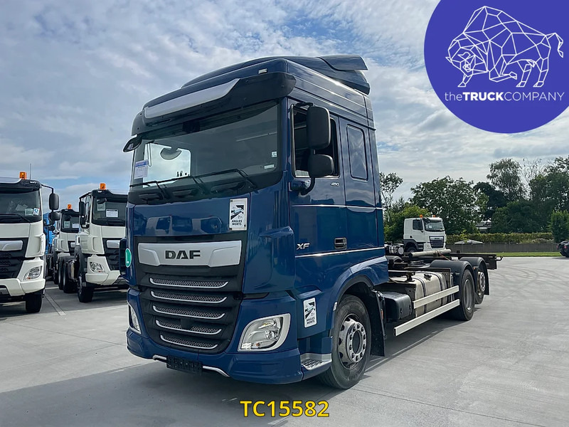 DAF XF Euro6 480 - Camion transport containere/ Swap body: Foto 1 DAF XF Euro6 480 - Camion transport containere/ Swap body: Foto 1