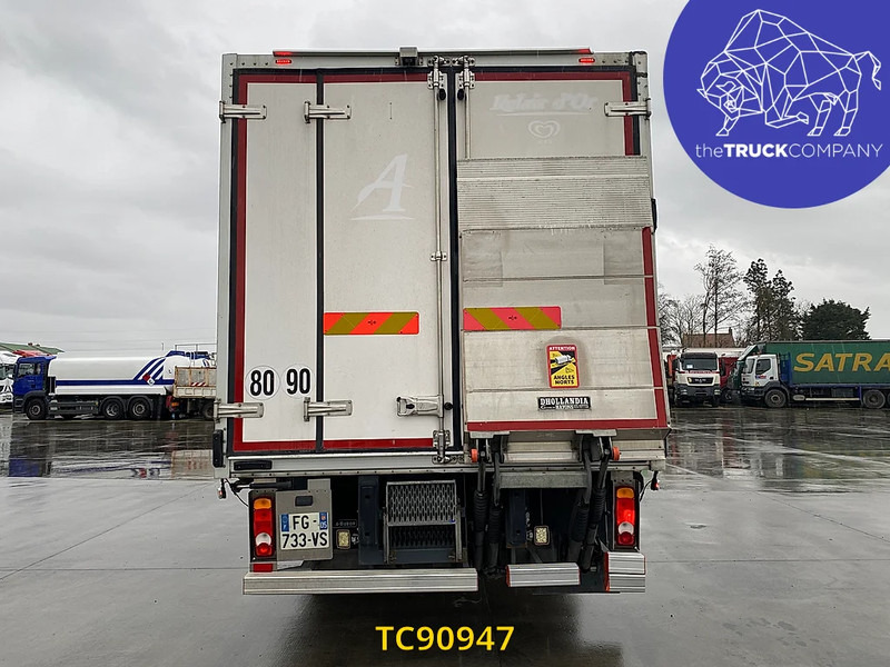 Renault D 210 - Camion frigider: Foto 4 Renault D 210 - Camion frigider: Foto 4