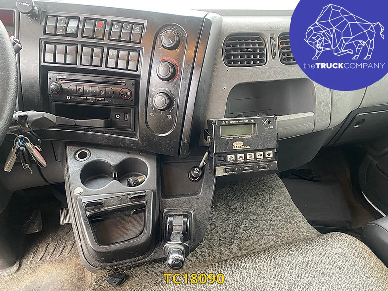 Renault D 240 - Camion frigider: Foto 4 Renault D 240 - Camion frigider: Foto 4