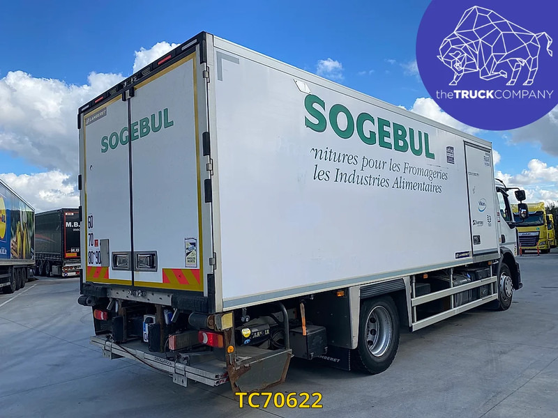 Renault D 320 - Camion furgon: Foto 4 Renault D 320 - Camion furgon: Foto 4