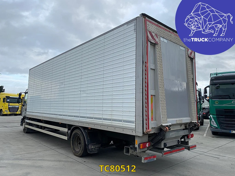 Renault Midlum 240 - Camion furgon: Foto 2 Renault Midlum 240 - Camion furgon: Foto 2