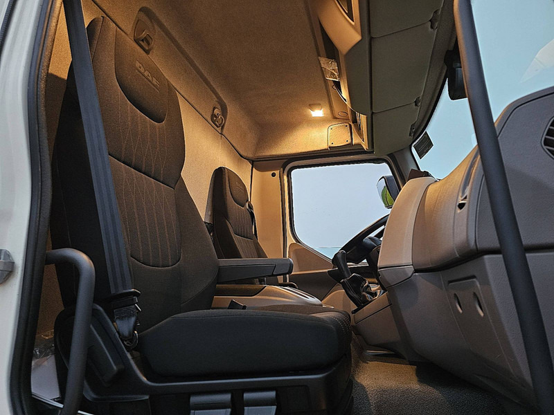 Interior photo 1: Camion furgon DAF LF 230 19T MANUAL AIRCO