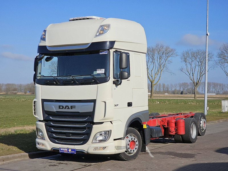 DAF XF 480 SSC 6X2 FAR INTARDER - Camion şasiu: Foto 2 DAF XF 480 SSC 6X2 FAR INTARDER - Camion şasiu: Foto 2