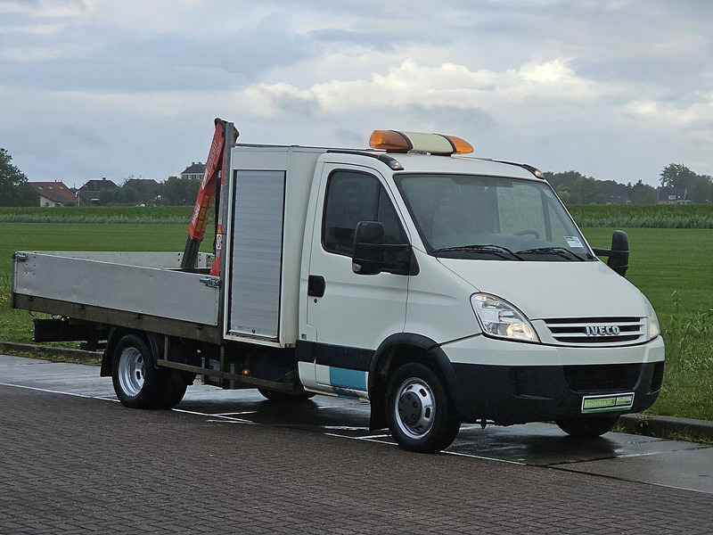 Iveco Daily 40C15 XL FASSI laadkraan - Autoutilitară cu platformă: Foto 5 Iveco Daily 40C15 XL FASSI laadkraan - Autoutilitară cu platformă: Foto 5