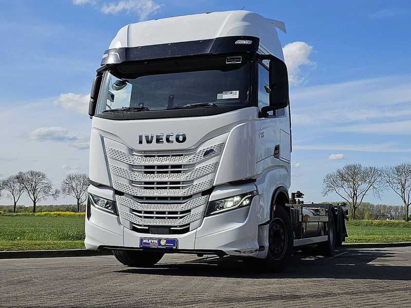 Iveco S-WAY AS260S46 LNG INT. STEERAXLE - Camion transport containere/ Swap body: Foto 1 Iveco S-WAY AS260S46 LNG INT. STEERAXLE - Camion transport containere/ Swap body: Foto 1