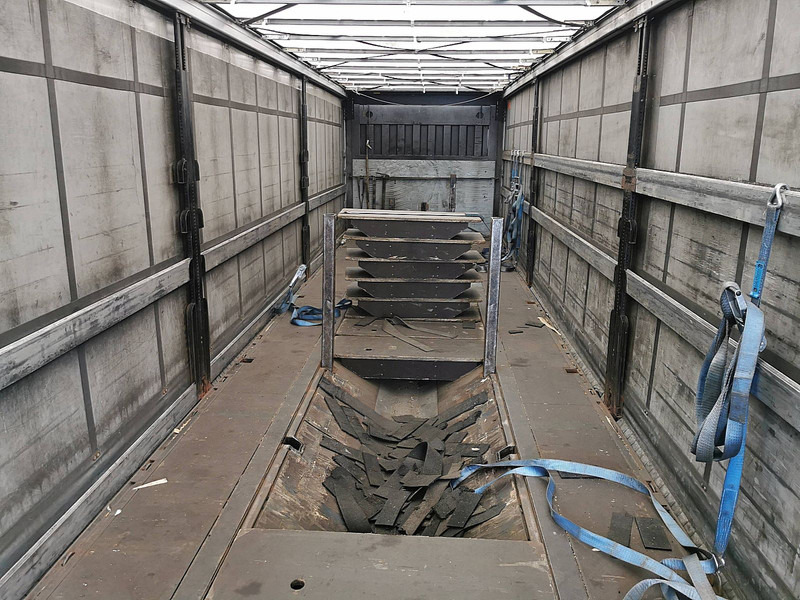 Semiremorcă prelată Kögel SN 24 COIL: Foto 11 Semiremorcă prelată Kögel SN 24 COIL: Foto 11