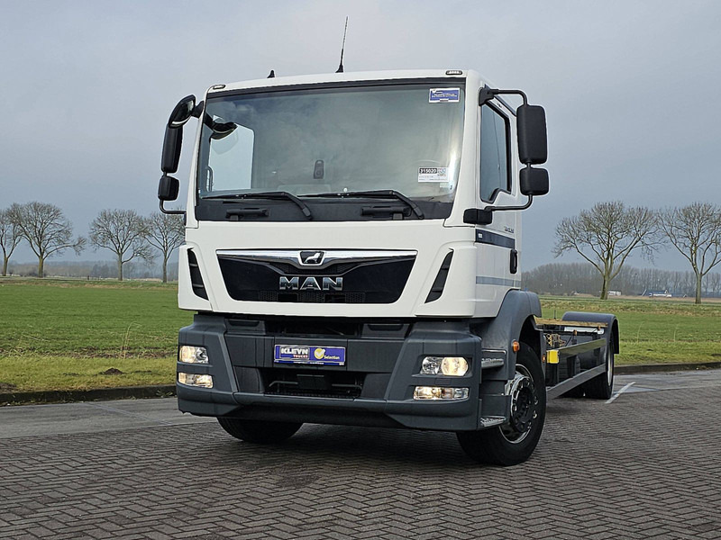 MAN 18.290 TGM 19T WB 578 AIRCO - Camion şasiu: Foto 1 MAN 18.290 TGM 19T WB 578 AIRCO - Camion şasiu: Foto 1
