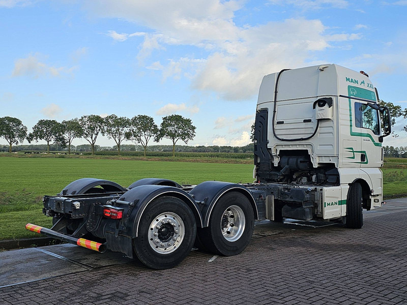 MAN 26.500 TGX XXL 6X2-4 LL WB420 - Camion şasiu: Foto 3 MAN 26.500 TGX XXL 6X2-4 LL WB420 - Camion şasiu: Foto 3