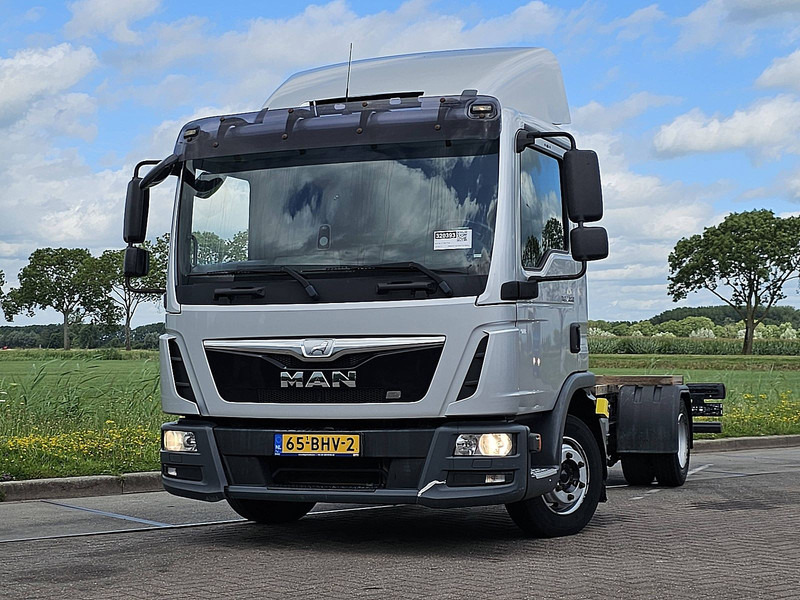 MAN 7.180 TGL BL AIRCO WB 360 - Camion şasiu: Foto 1 MAN 7.180 TGL BL AIRCO WB 360 - Camion şasiu: Foto 1