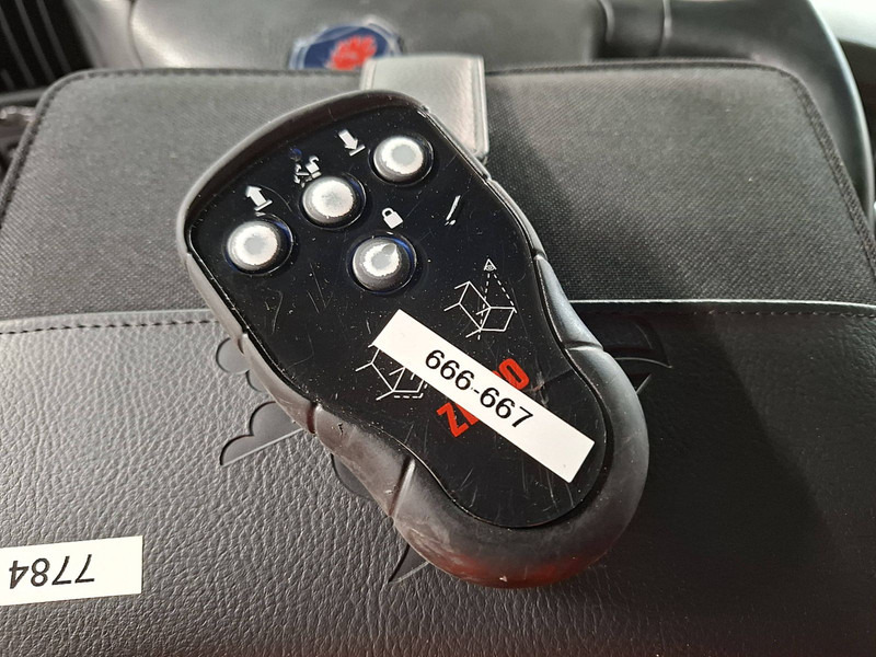 Scania P360 6X2*4 MNB - Camion furgon: Foto 2 Scania P360 6X2*4 MNB - Camion furgon: Foto 2