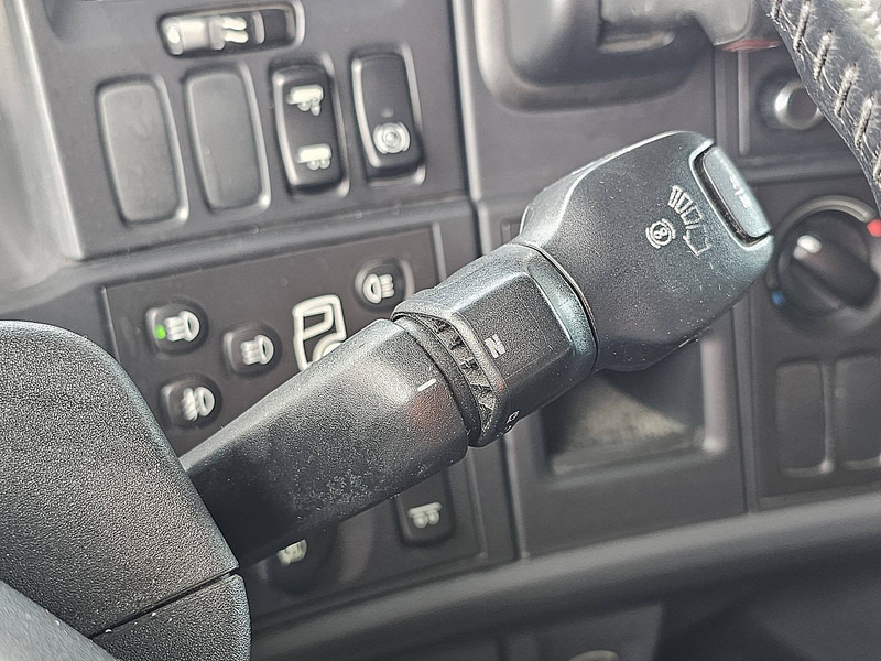 Camion platformă, Camion cu macara Scania R490: Foto 13