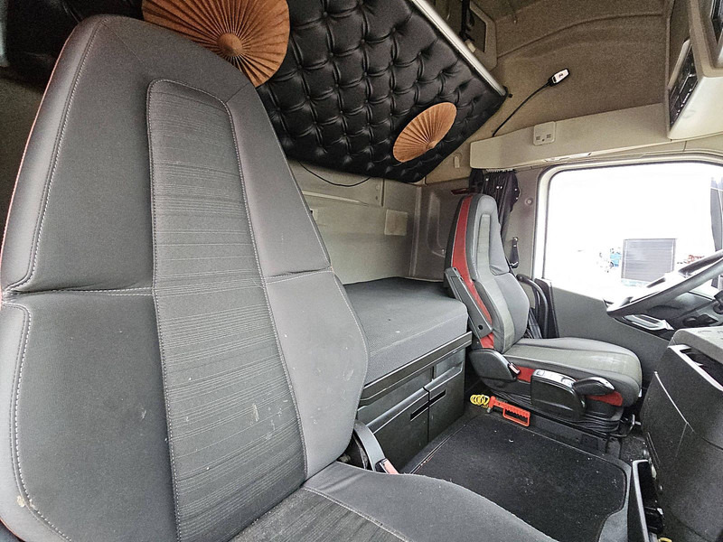 Camion frigider Volvo FH 460 6X2 LAMBERET COMBI: Foto 15 Camion frigider Volvo FH 460 6X2 LAMBERET COMBI: Foto 15