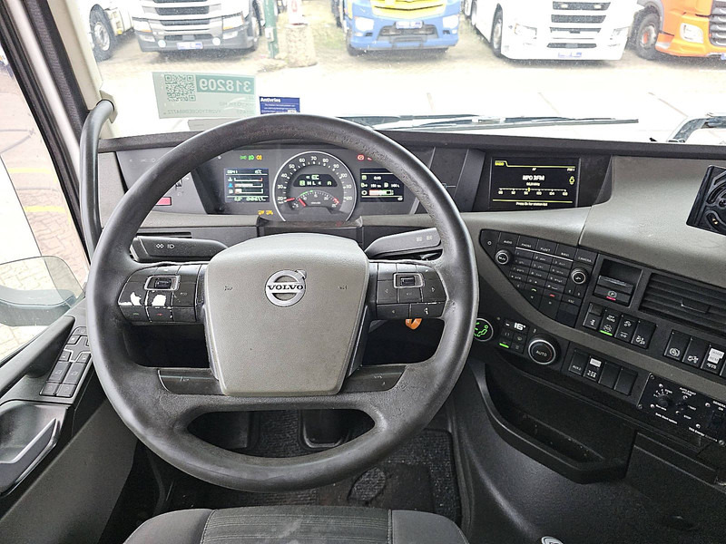 Camion frigider Volvo FH 460 6X2 LAMBERET COMBI: Foto 8 Camion frigider Volvo FH 460 6X2 LAMBERET COMBI: Foto 8