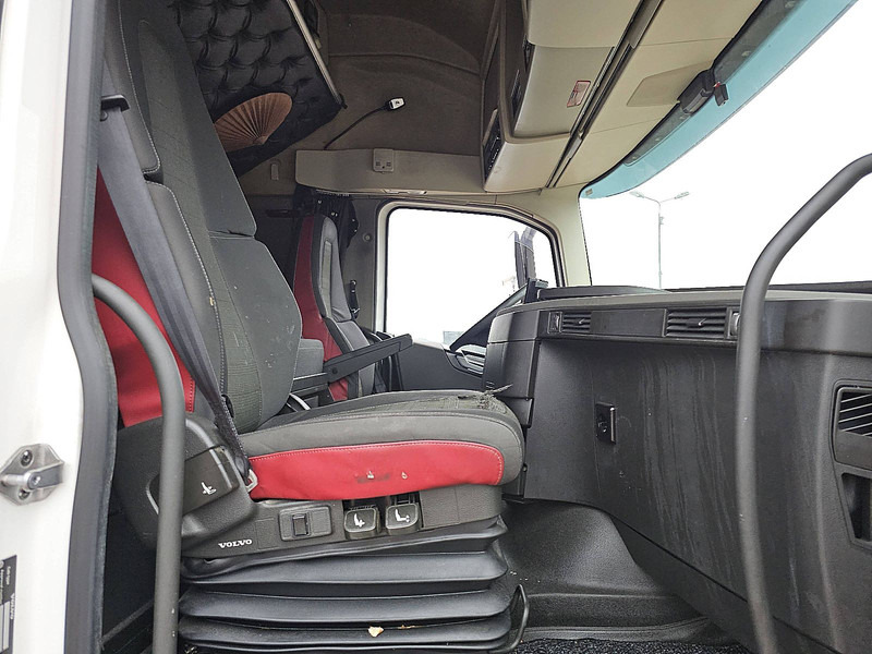 Camion frigider Volvo FH 460 6X2 LAMBERET COMBI: Foto 7 Camion frigider Volvo FH 460 6X2 LAMBERET COMBI: Foto 7