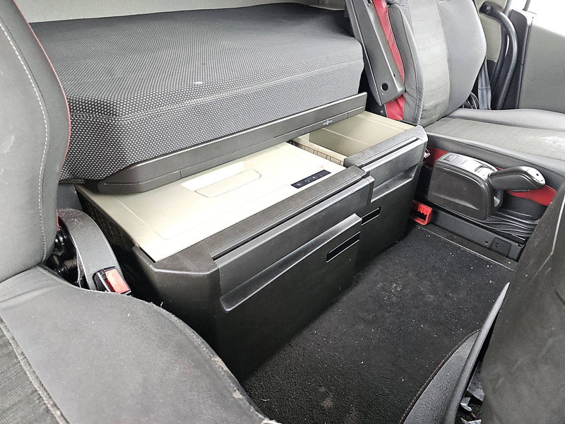 Camion frigider Volvo FH 460 6X2 LAMBERET COMBI: Foto 10 Camion frigider Volvo FH 460 6X2 LAMBERET COMBI: Foto 10