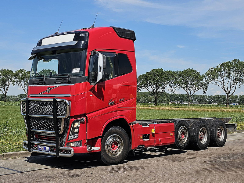 Volvo FH 650 8X4 RETARDER - Camion şasiu: Foto 2 Volvo FH 650 8X4 RETARDER - Camion şasiu: Foto 2