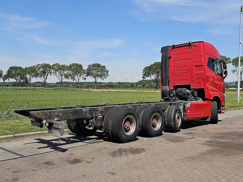 Volvo FH 650 8X4 RETARDER - Camion şasiu: Foto 3 Volvo FH 650 8X4 RETARDER - Camion şasiu: Foto 3