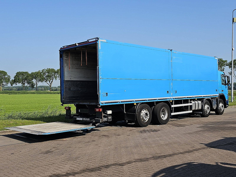 Volvo FM 11.330 8X2 BÄR 2000KG LIFT - Camion furgon: Foto 3 Volvo FM 11.330 8X2 BÄR 2000KG LIFT - Camion furgon: Foto 3