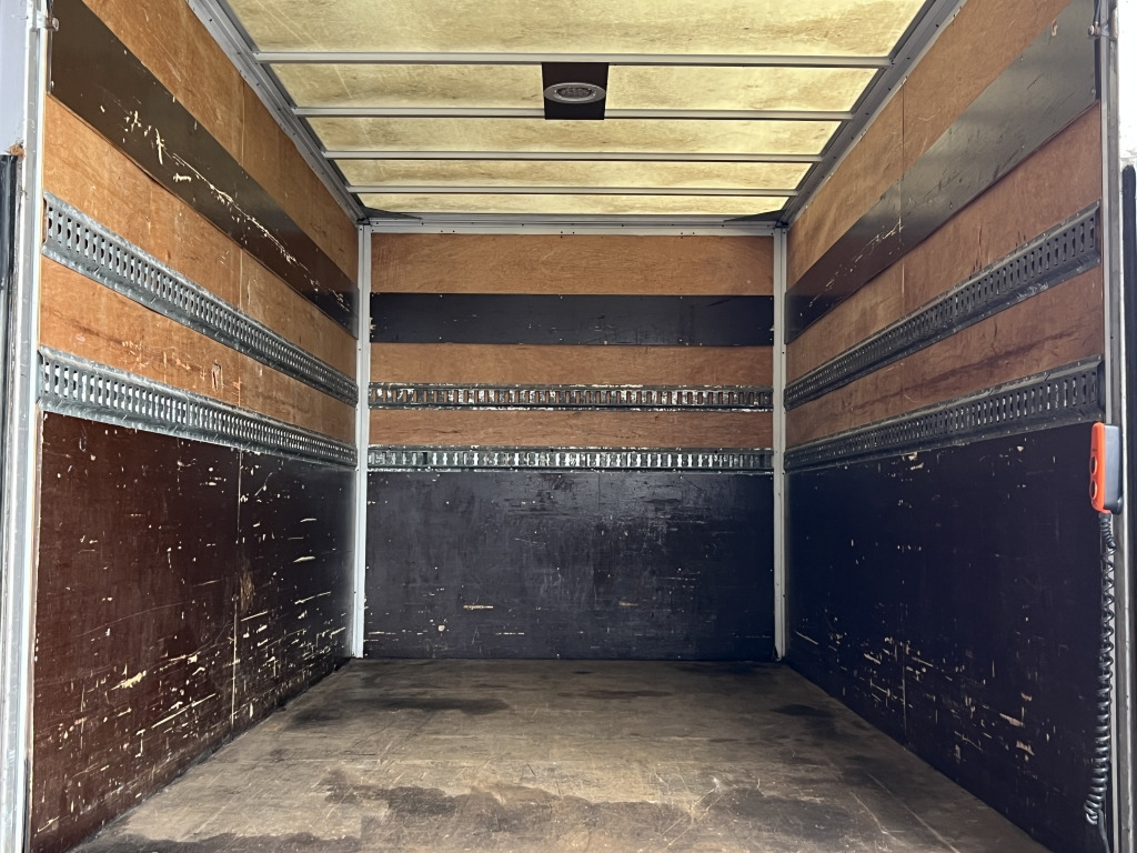 Iveco Daily 35C18 3.0 Euro4 Tempomat 4,15m Koffer+ LBW - Autoutilitară box: Foto 2 Iveco Daily 35C18 3.0 Euro4 Tempomat 4,15m Koffer+ LBW - Autoutilitară box: Foto 2