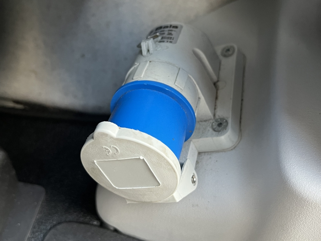 Iveco Daily 35S14 Klima Carrier Xarios 350 Tiefkühl - Autoutilitară frigorifica: Foto 5 Iveco Daily 35S14 Klima Carrier Xarios 350 Tiefkühl - Autoutilitară frigorifica: Foto 5