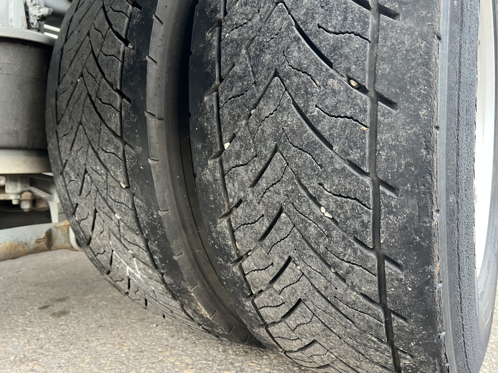 Iveco Stralis AD190S31 4,2mRdst Klimaaut. Intander ACC - Camion şasiu: Foto 5 Iveco Stralis AD190S31 4,2mRdst Klimaaut. Intander ACC - Camion şasiu: Foto 5