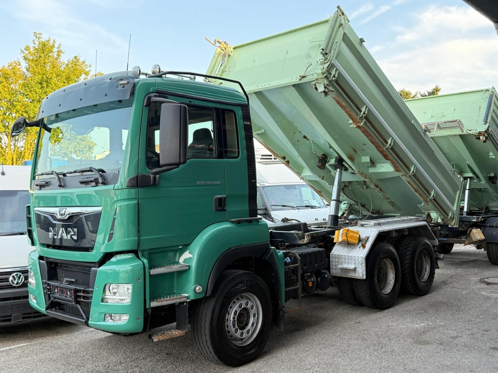 MAN TGS 26.500 6x4 12m³ Kipper Retarder NAVI 1.Hand - Camion basculantă: Foto 1 MAN TGS 26.500 6x4 12m³ Kipper Retarder NAVI 1.Hand - Camion basculantă: Foto 1