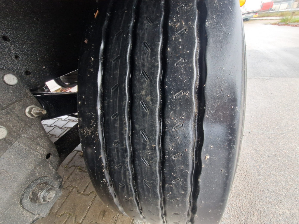 Schmitz SCS24/L 13.62 E B 1.Hand Liftachse Edscha Portal - Semiremorcă prelată: Foto 5 Schmitz SCS24/L 13.62 E B 1.Hand Liftachse Edscha Portal - Semiremorcă prelată: Foto 5