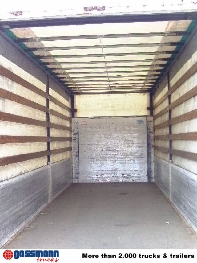 EN 74 - Caroserie cu prelata: Foto 2 EN 74 - Caroserie cu prelata: Foto 2