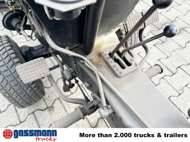 Tractor comunal Hako V 490 mit Schneeschild und Ketten: Foto 7 Tractor comunal Hako V 490 mit Schneeschild und Ketten: Foto 7