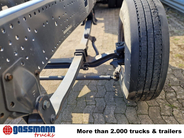 Iveco Trakker AD260T45 6x4, BRANDSCHADEN FAHRERHAUS! - Camion şasiu: Foto 4 Iveco Trakker AD260T45 6x4, BRANDSCHADEN FAHRERHAUS! - Camion şasiu: Foto 4