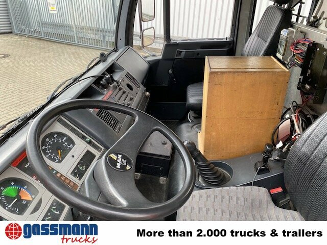 MAN 10.224 LC 4x2 BB Doka, TLF16/12, 6-Zylinder - Autospeciala de stins incendii: Foto 4 MAN 10.224 LC 4x2 BB Doka, TLF16/12, 6-Zylinder - Autospeciala de stins incendii: Foto 4