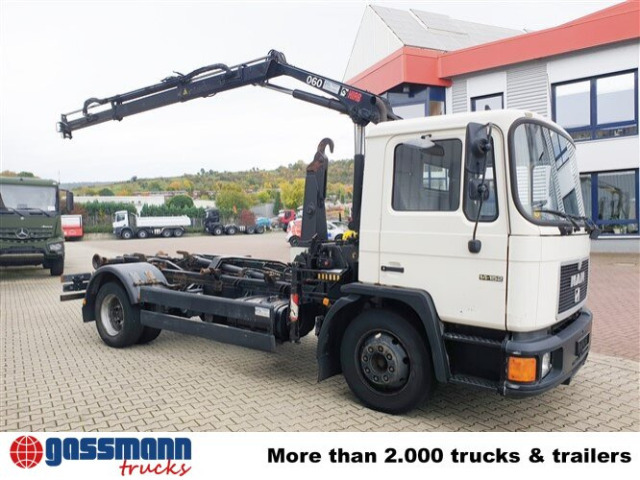 MAN 14.152 F 4x2 BB mit Kran Hiab 060-2 - Camion cu cârlig, Camion cu macara: Foto 2 MAN 14.152 F 4x2 BB mit Kran Hiab 060-2 - Camion cu cârlig, Camion cu macara: Foto 2