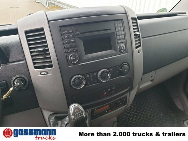 Mercedes-Benz Sprinter 313 KA 4x2 - Dubă: Foto 2 Mercedes-Benz Sprinter 313 KA 4x2 - Dubă: Foto 2
