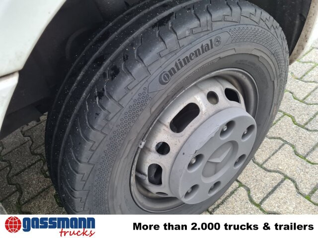 Mercedes-Benz Sprinter 516 CDI 4x2, Rettungswagen - Dubă: Foto 3 Mercedes-Benz Sprinter 516 CDI 4x2, Rettungswagen - Dubă: Foto 3